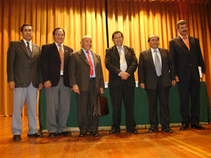 Rector y Vicerrectores presentes en presentación del libro de Stevia del Dr. Sergio Rojas