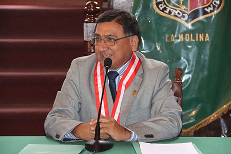 Dr. Amrico Guevara Prez, rector de la UNALM