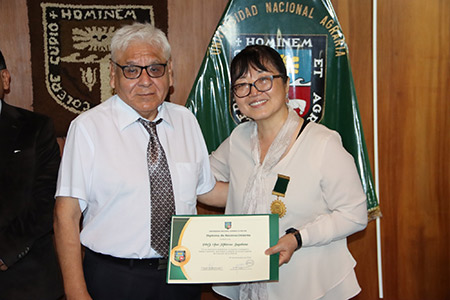 Dr. Ernesto Menacho Casimiro y PhD. Ana Kitazono