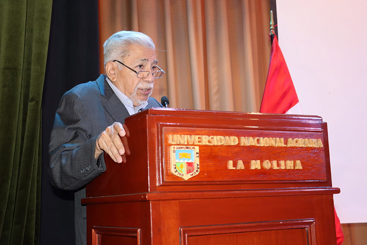 Dr. Fernando Hurtado