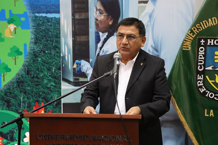 Dr. Américo Guevara Pérez