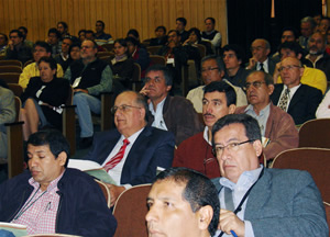 Decano de Zootecnia, Ing. Milo Bozovich, entre empresarios y directivos del Sector.