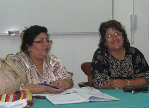 La Psi. Yamily Gómez y  la Lic. Ariela Villafana del Consorcio Miradas y Voces