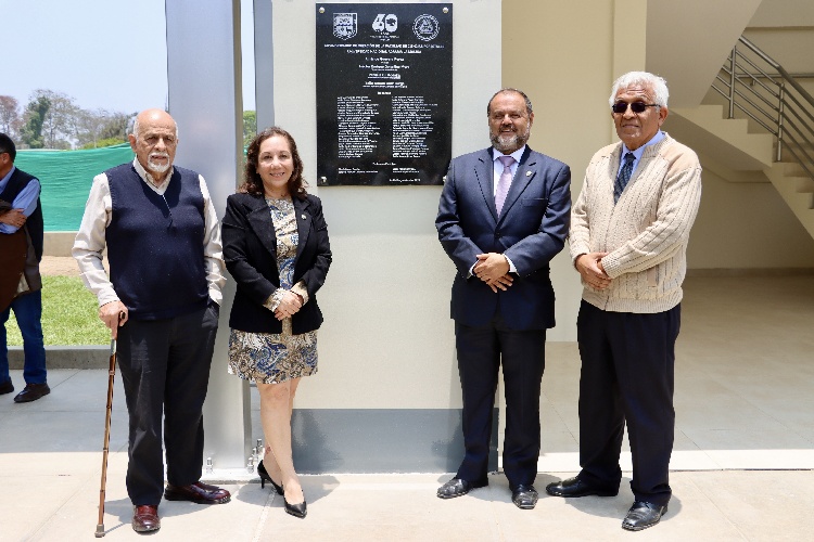 Decana de la facultad, Dra. Zoila Cruz y Autoridades UNALM