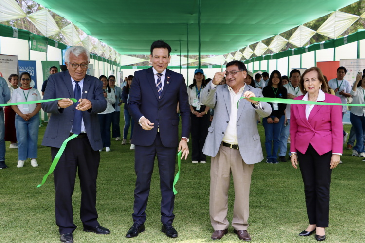 El viceministro Jesús Baldeón también participó en la inauguración