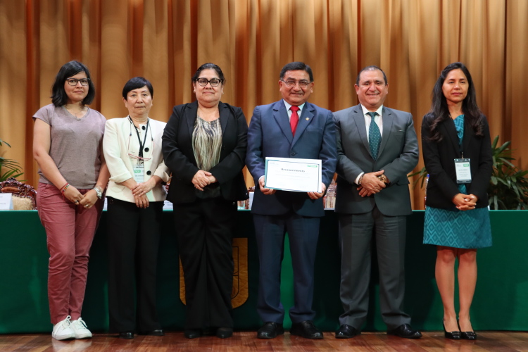 Autoridades Representantes de los Fondos Concursables del PMESUT