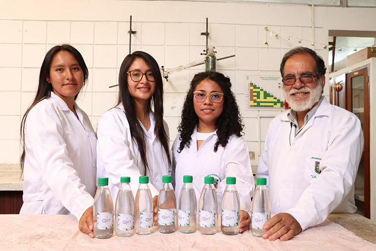 profesor Fermín Arévalo y Las creadoras de la gaseosa
