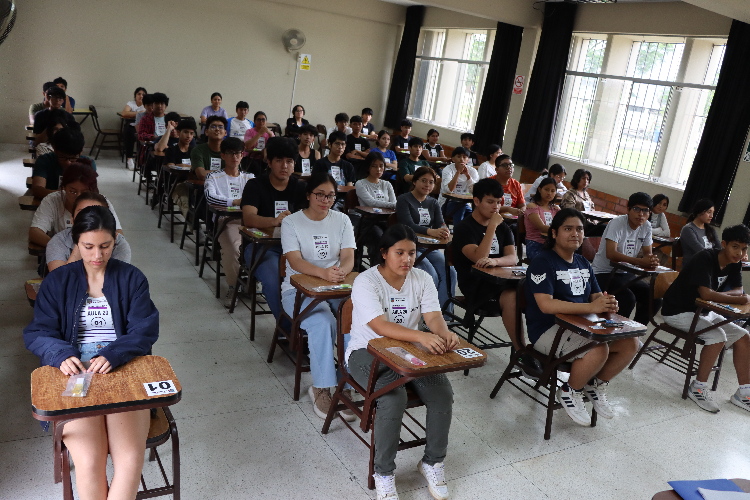 Alumnos previos al examen