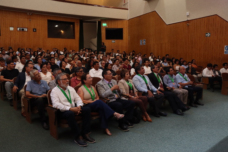 premiacion a los estudiantes de último año semestre 2024-II