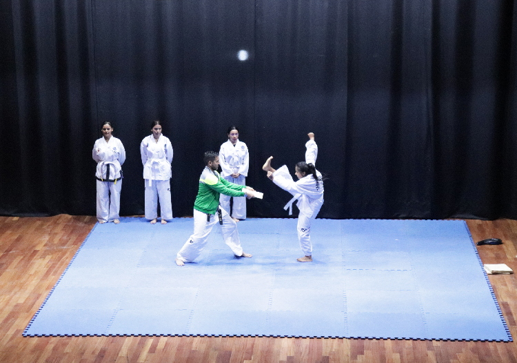 selección de Taekwondo de la UNALM realizó una impactante exhibición de disciplina
