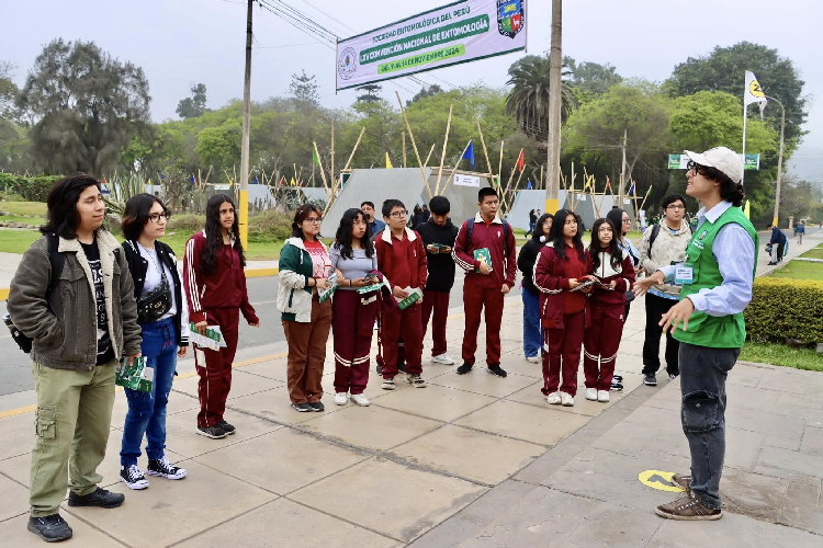 Escolares en la Feria Vocacional