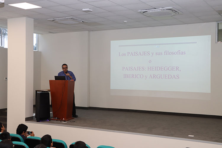 Martín Rosado, docente de la UNMSM