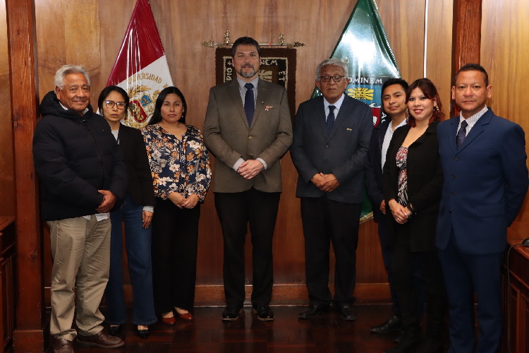 delegación de la Municipalidad de San Bartolo y Autoridades UNALM