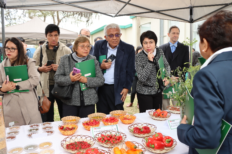 ceremonia realizada en la sede central del INIA
