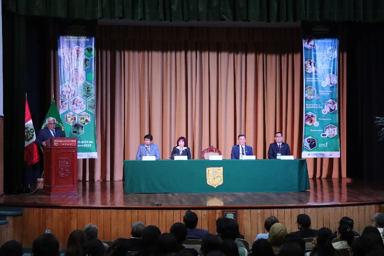 acto inaugural contó con la participación del rector (i) Dr. Héctor Gonzales Mora