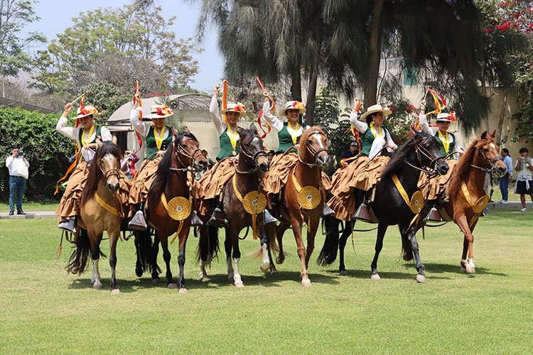grupo Amazonas La Molina