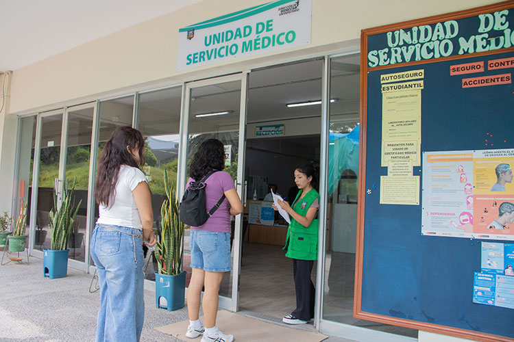 Fachada exterior de la Dirección de Bienestar Universitario de la UNALM, sede del examen médico 2026-I